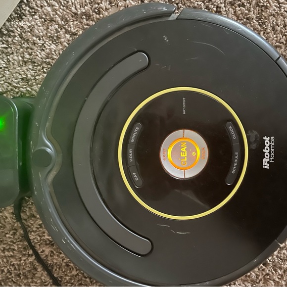 Robot vacuum - Picture 2 of 2